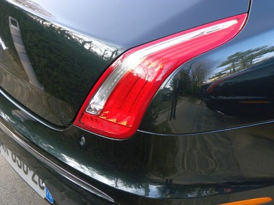 Jaguar XJ.