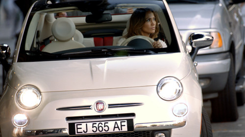 Jennifer Lopez wirbt für den Fiat 500.