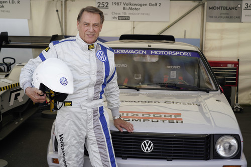 Jochi Kleint am Volkswagen Bi-Motor-Golf „Pikes Peak“ von 1987.