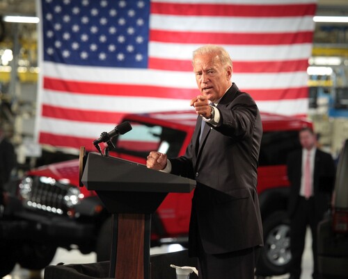 Joe Biden will die US-Autoindustrie stärken.