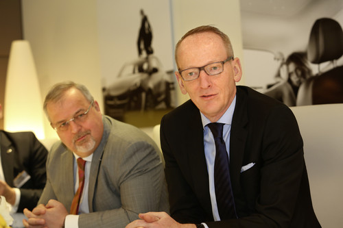 Johan Willems, Opel-Kommunikationsvorstand (links) und Opel-Chef Dr. Karl-Thomas Neumann.