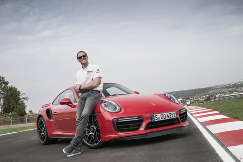 Jörg Bergmeister mit dem Porsche 911 Turbo.
