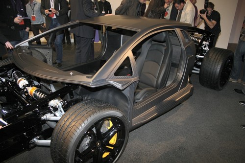 Karbon-Fahrgastzelle des Lamborghini Aventador.
