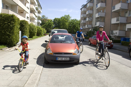 Kinder nicht zu früh mit dem Fahrrad zur Schule schicken