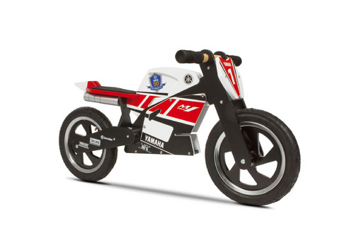 Kinderlaufrad von Yamaha im Moto-GP-Design.