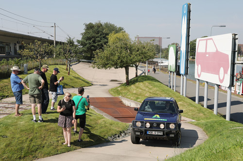 Klassiker im Gelände: VW Golf Country auf dem Parcours der Autostadt. 