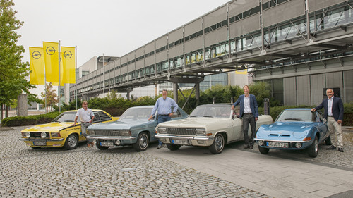Klassikertreffen an den Opelvillen 2017 (v.l.): Rennfahrer Joachim Winkelhock, Oberbürgermeister Patrick Burghardt, Opel-Chef Michael Lohscheller und Opel-Kommunikationsdirektor Harald Hamprecht.