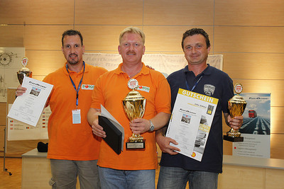 Knappe Entscheidung: Karsten Krüger (Platz 3), Reinhold Kunze (Platz 1), beide Doego und Constantin Scorupschi (Platz 2) von 8TIM (von links) freuen sich über ihre Preise.