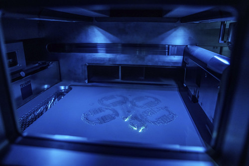 Kolben aus dem 3-D-Drucker: Laser beim Schweißen.