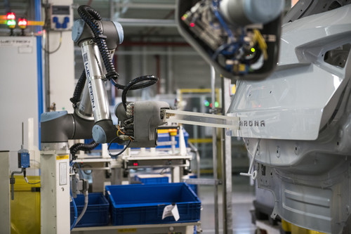 Kollaborative Roboter in der Produktion im Seat-Werk Martorell.