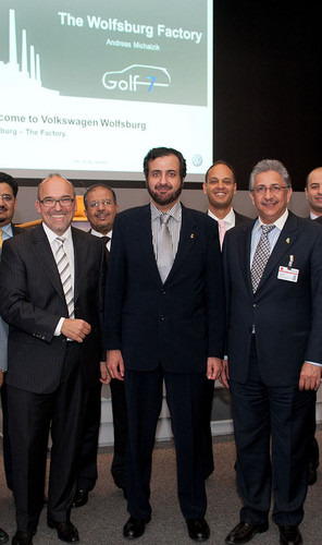 Konzernvertriebsvorstand Christian Klingler begrüßte die saudi-arabische Delegation mit Dr. Tawfig Al-Rabiah, Minister für Handel und Industrie im Königreich Saudi-Arabien, und Abdullatif A. Al-Othman, Vorstandsvorsitzender der Saudi Arabien General Investment Authority (SAGIA).
