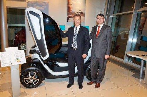 Kooperation bei Elektromobilität (von links): ALD-Leasinggeschäftsführer Karsten Rösel und Philippe Métras, Generaldirektor der Renault-Bank-Niederlassung Deutschland.