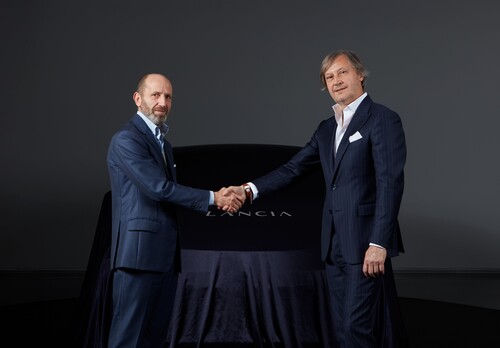 Kooperation für eine limitierte Sonderedition des neuen Lancia Ypsilon: Markenchef Luca Napolitano (links) und Luca Fuso, CEO des Modelabels Cassina.