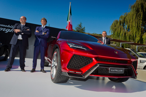 Kündigten in Kalifornien die Jubiläumsfeierlichkeiten an: Lamborghini-Designer Filippo Perini, Markenchef Stephan Winkelmann und Maurizio Reggiani, technischer Leiter.
