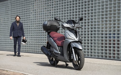 Kymco New People S 300i.
