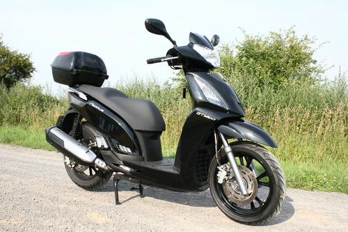 Kymco People GT 300i.