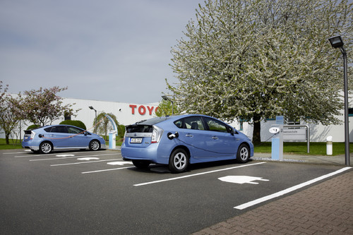 Ladestationen am Sitz von Toyota Deutschland.