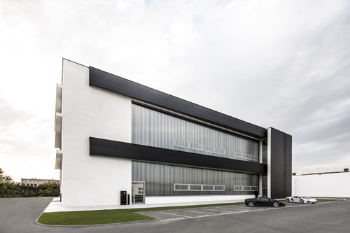 Lamborghini hat auf dem Firmengelände in Sant’Agata Bolognese ein neues Gebäude zur Entwicklung von Prototypen und Vorserienfahrzeugen eingeweiht.