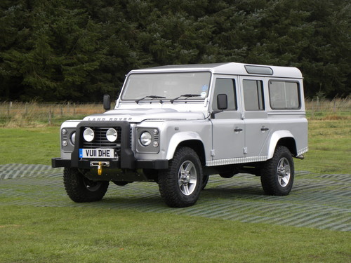 Land Rover Defender, 2012.