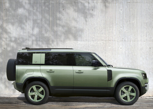 Land Rover Defender 75th Edition.