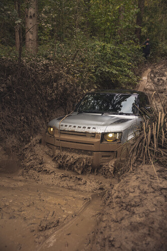 Land Rover Defender 90.