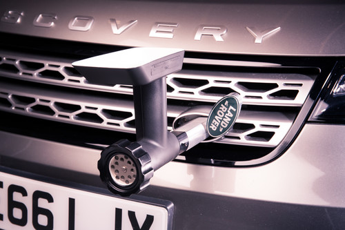 Land Rover Discovery von Starkoch Jamie Oliver: Nebenabtrieb mit Nudelmaschine.
