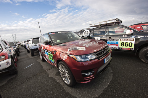 Land Rover unterstützt das „Red Bull Desert Wings“-Team bei der Rallye Dakar 2014.