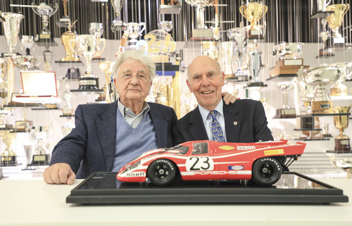 Le-Mans-Sieger von 1970: Hans Herrmann (links) und Richard Attwood im Jahr 2019.