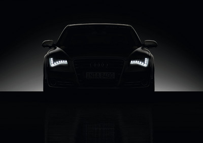 LED-Leuchte im Audi A8: Fahrlicht, unten die LED-Zeile fürs Tagfahrlicht.