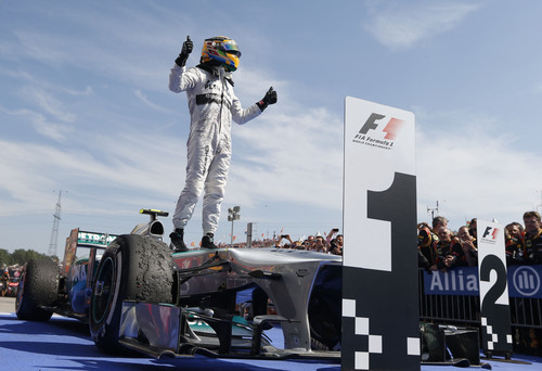 Lewis Hamilton gewann im Mercedes AMG Petronas den großen Preis von Ungarn.