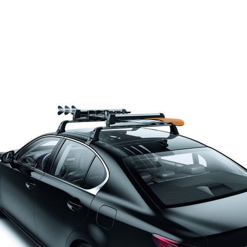 Lexus bietet Dachträger und Ski-Träger.