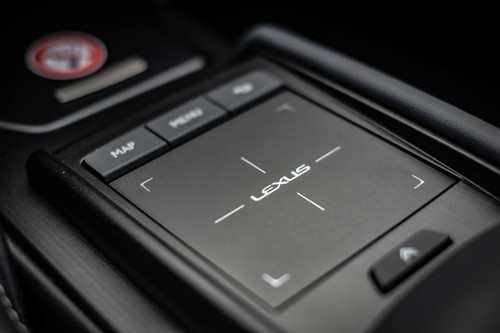 Lexus ES 300h F-Sport. 