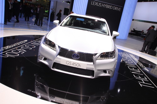 Lexus GS.