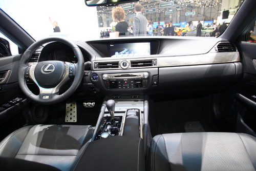 Lexus GS 450h.