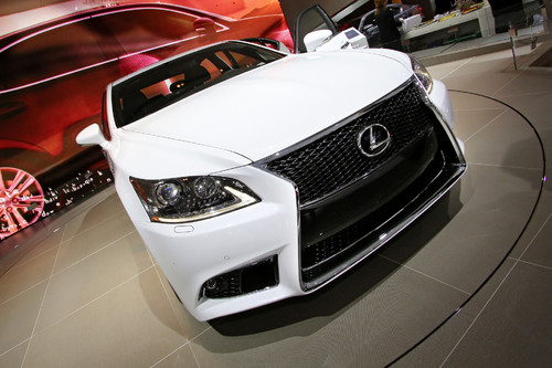 Lexus LS-F-Sport.
