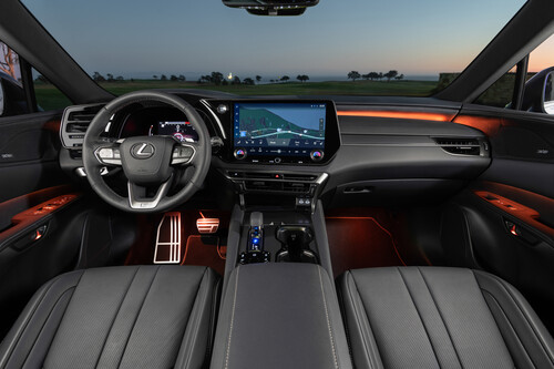 Lexus RX.