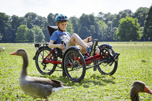 Liegedreiräder eignen sich auch gut für Kinder mit Mobilitätseinschränkungen.