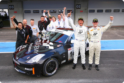Luca Ordoñez und Alex Buncombe gewannen im Nissan 350Z GT4 die Teamwertung im GT4-Europa-Cup. 