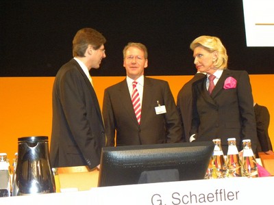 Marie-Elisabath Schaeffler mit ihrem Sohn und Schaeffler-Chef Jürgen Geissinger.