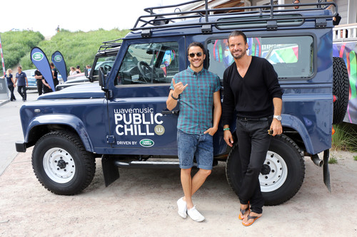 Markenbotschafter Stephan Luca und Kostja Ullmann beim „Public Chill 2014“ von Land Rover.