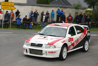 Matthias Kahle und Christian Doerr im Škoda Octavia WRC.