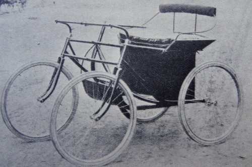 Max Hertel und sein Doppel-Zweirad.
