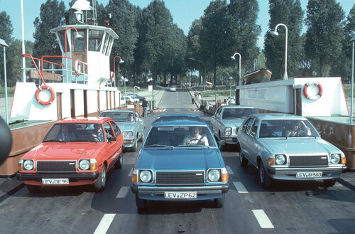 Mazda 323 (1978). 