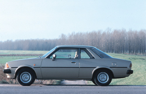 Mazda 626 Coupé (1979).