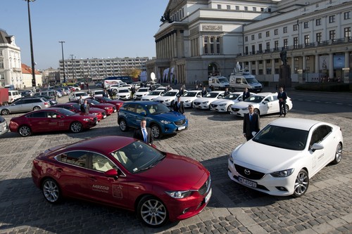 Mazda auf dem 13. Weltgipfel der Friedensnobelpreisträger in Warschau.