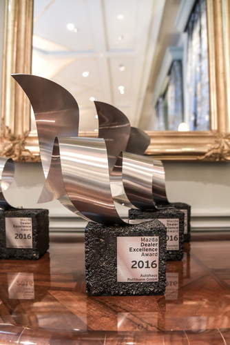 Mazda Dealer Excellence Award 2016:.
