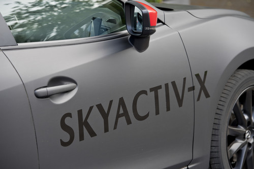 Mazda mit Skyactiv-X-Motor.