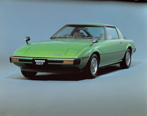 Mazda RX-7 mit Wankelmotor (1978).