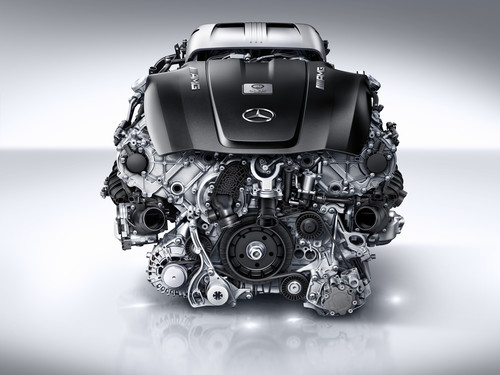 Mercedes-AMG GT: AMG V8-Zylinder-Benzinmotor mit Biturboaufladung, Baureihe M178, V-Anordnung der Kolben, Kurbelwelle, Turbolader.