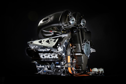 Mercedes AMG Petronas: Launch des Mercedes-Benz F1 W07 Hybrid: Power Unit Mercedes-Benz PU106B Hybrid.